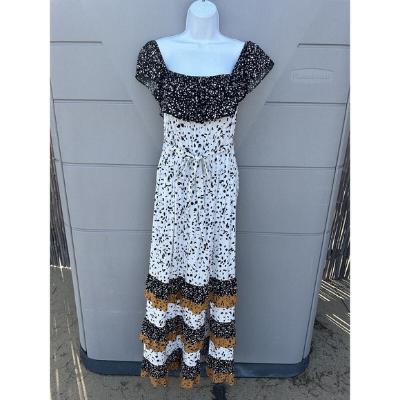 NWT Les Serein Stitch Fix Bohemian Maxi Tiered Ruffle Dress, Off-shoulder Sz M - Picture 1 of 8